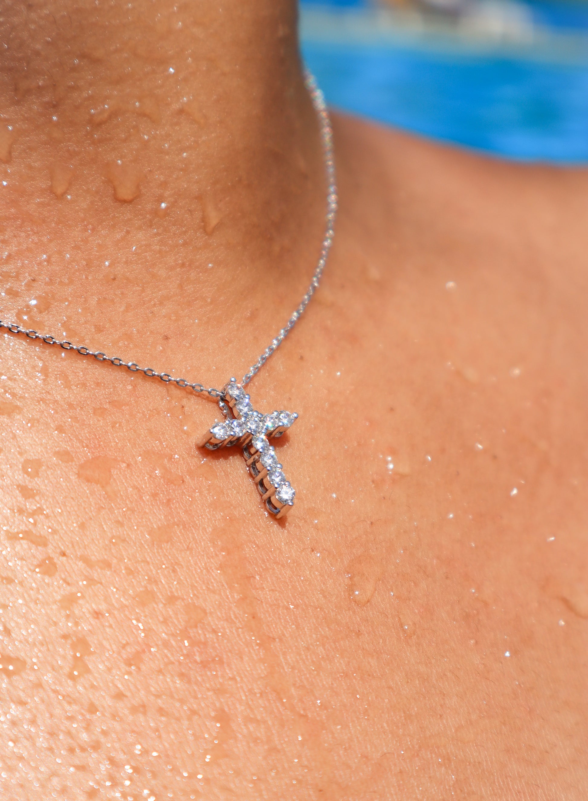 Cruz de moissanite
