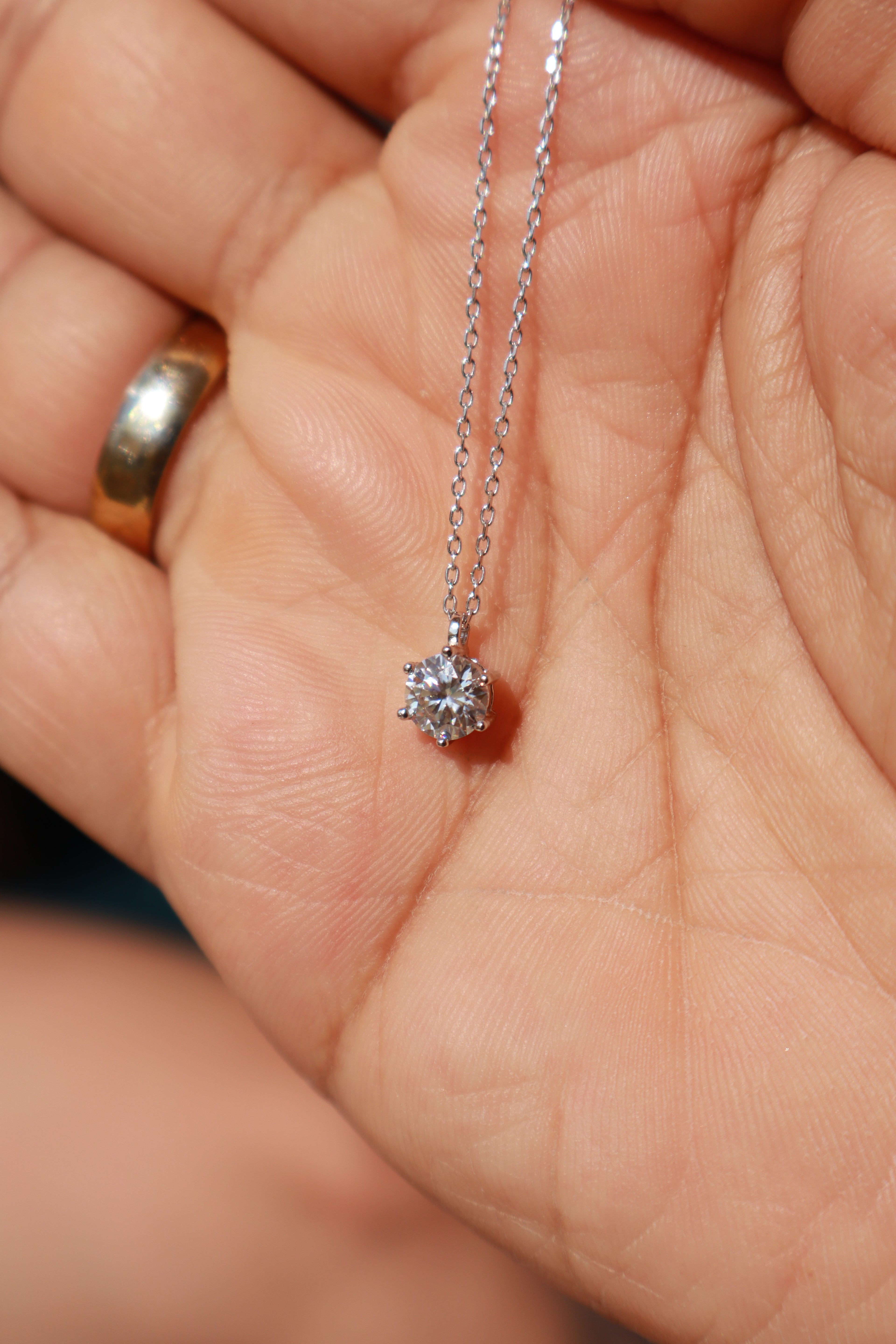 Moissanite solitário