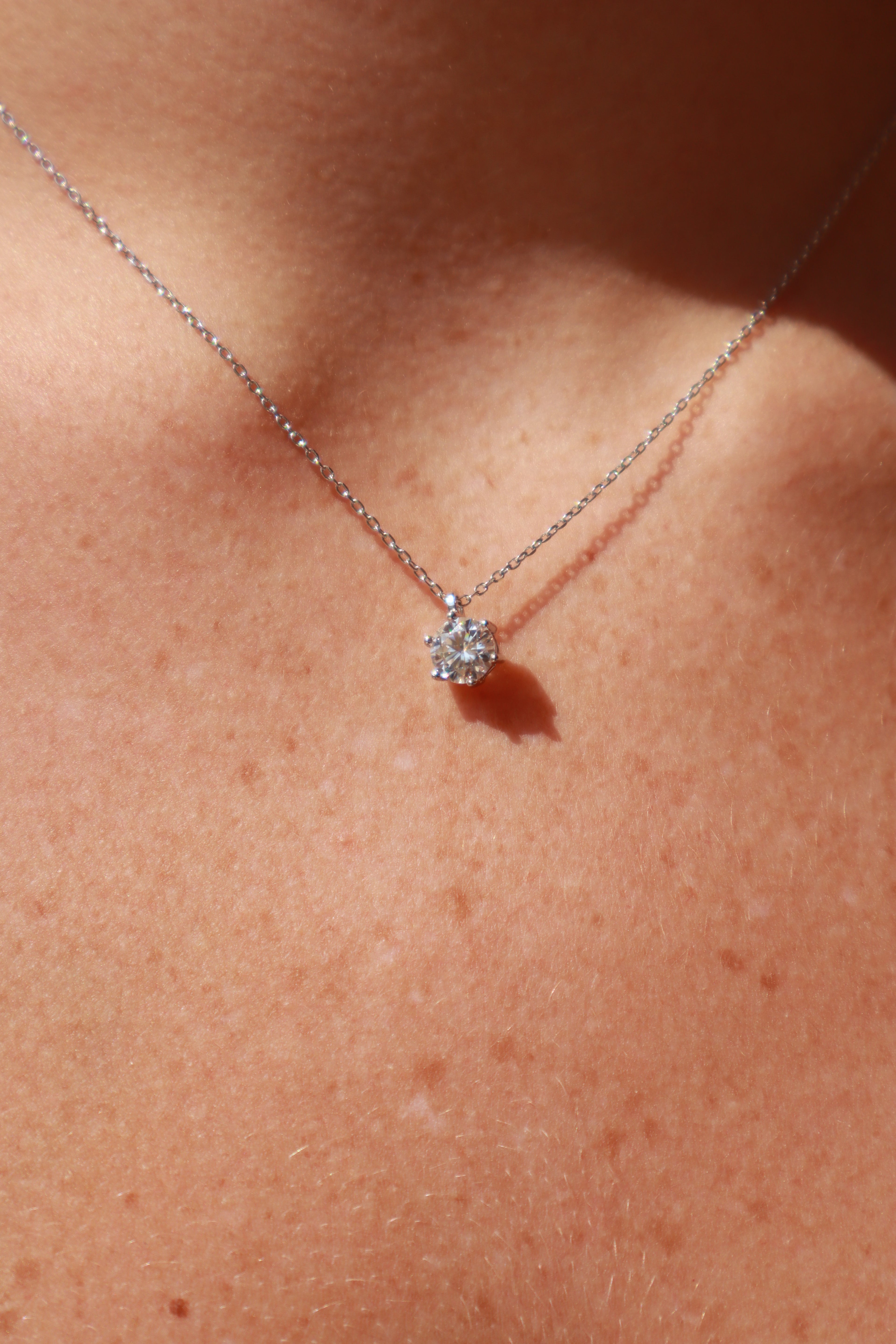Moissanite solitário