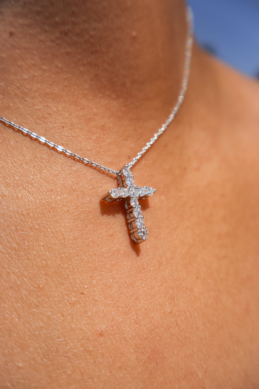 Cruz de moissanite