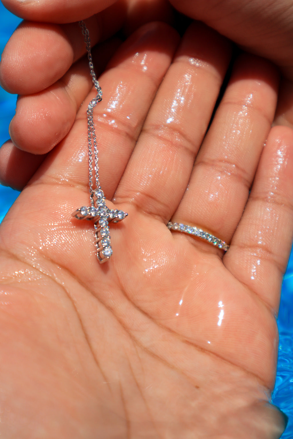 Cruz de moissanite