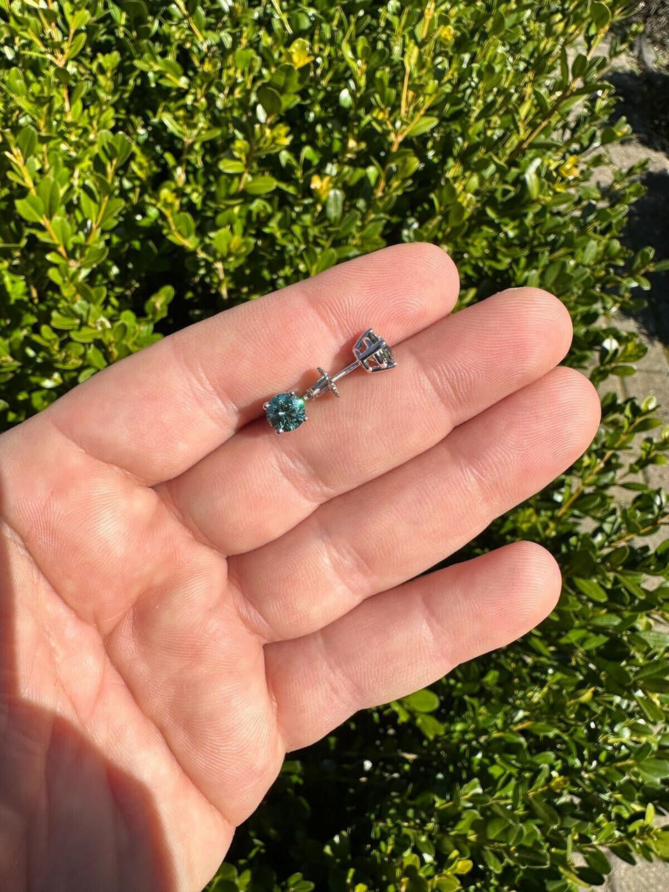 Brincos solitários Green